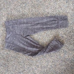 Cute leg braid design capri leggings